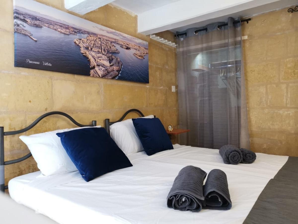 Cozy Loft In The Heart Of La Valletta Esterno foto